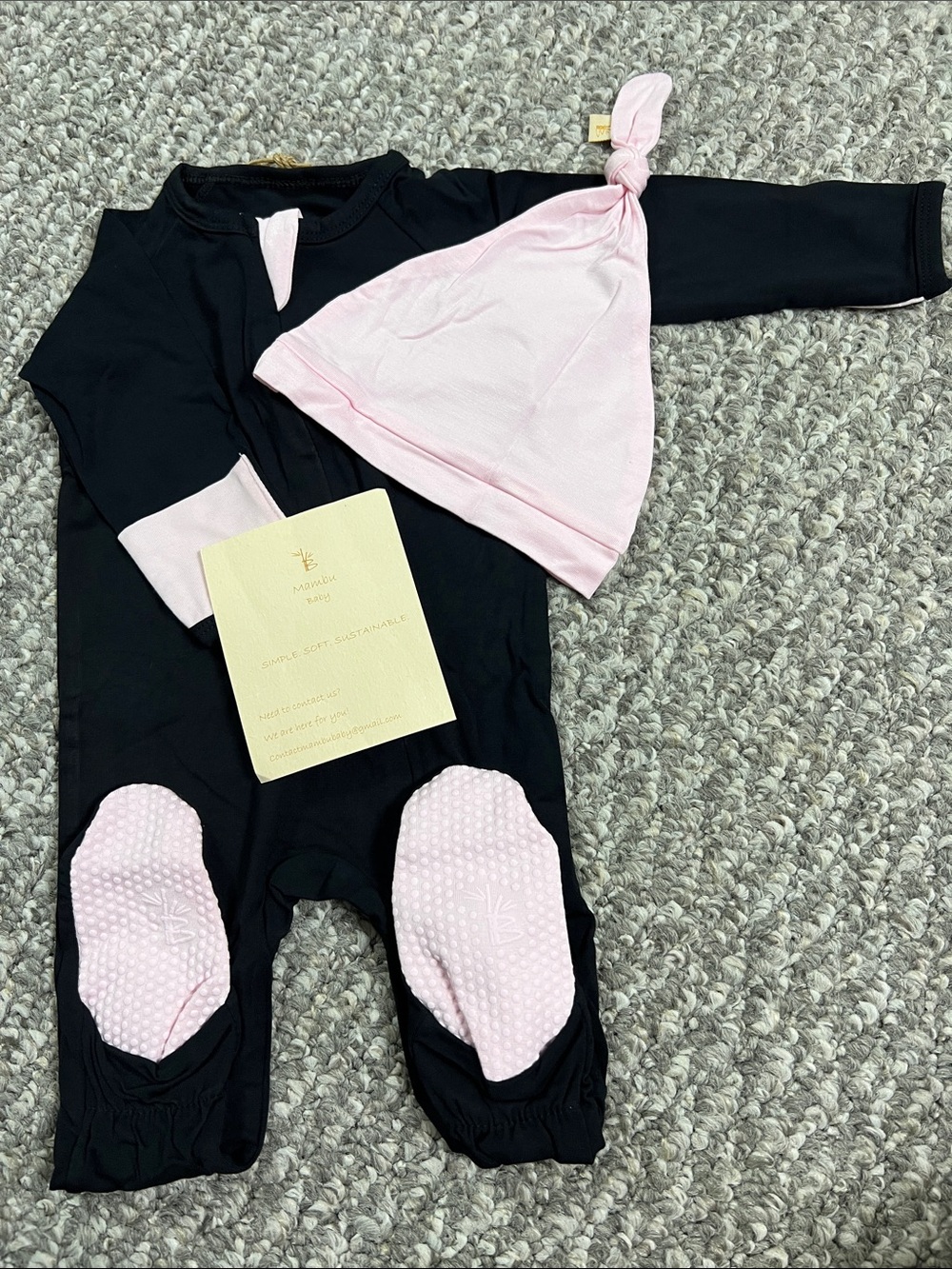 Mambu Baby One-Piece Romper with Pink Hat